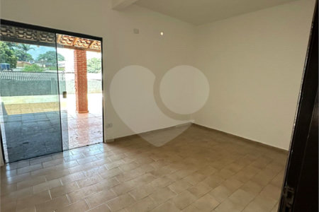 Sobrado à venda ou para alugar com 4 quartos, sendo 2 suítes, em Vila Lacíria, Ponta Porã, MS