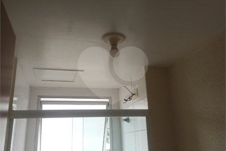 Apartamento no térreo, localizado no Condomínio Residencial Monte Everest