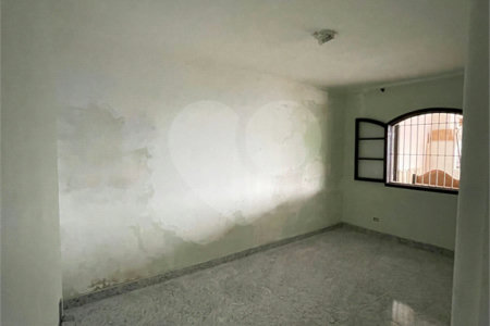 Casa com 68m², 3 dormitórios, 2 vagas, à venda em Jardim Vista Alegre.