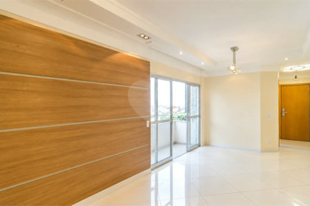 Apartamento de 84m² na Vila Lusitânia, em São Bernardo do Campo, com 3 dormitórios, suíte com varanda, 2 vagas cobertas, depósito privativo e lazer completo.