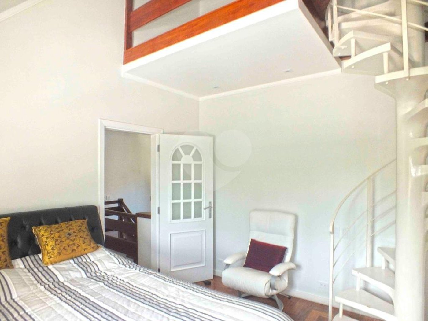 Casa à venda com 5 suítes no condomínio Vilaggio Monte Alegre, São Paulo - SP