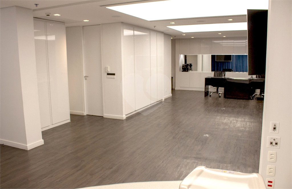 Sala comercial para locação em Moema