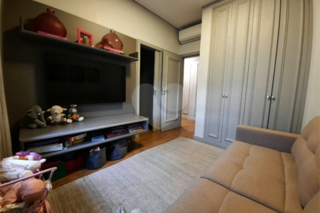 Apartamento de 257m² a venda em Moema, reformado, 4 dorms, 3 suítes, fora de rota,, 4 vagas
