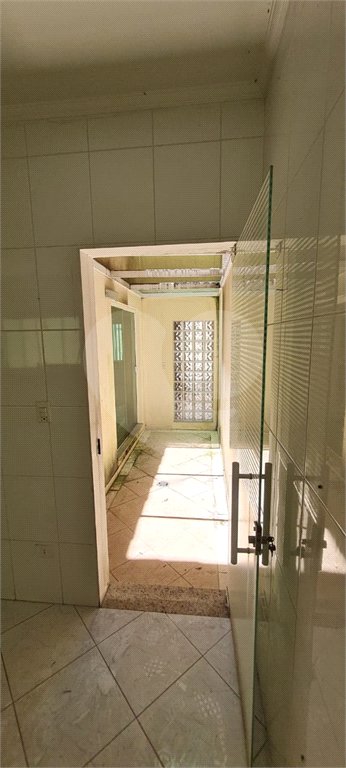 Sobrado a venda no Ipiranga de 220m² com 4 suítes e 2 vagas.Estuda permuta.