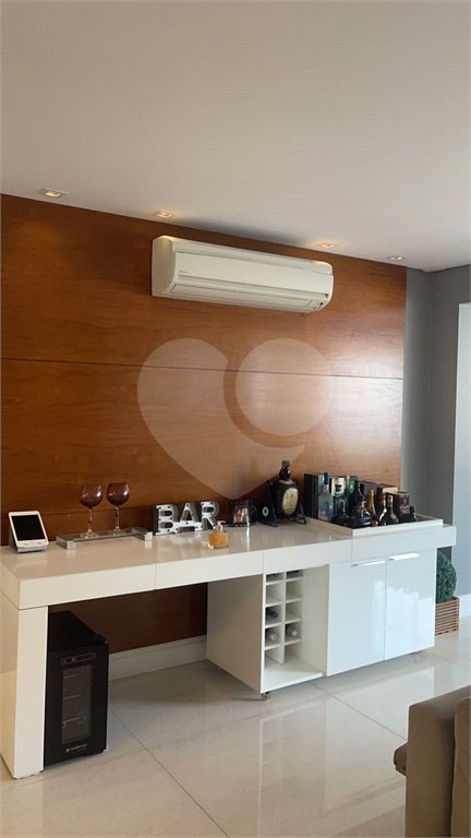 Apartamento na Mooca com 204 m² com vista maravilhosa, sendo 3 suítes e 4vagas.