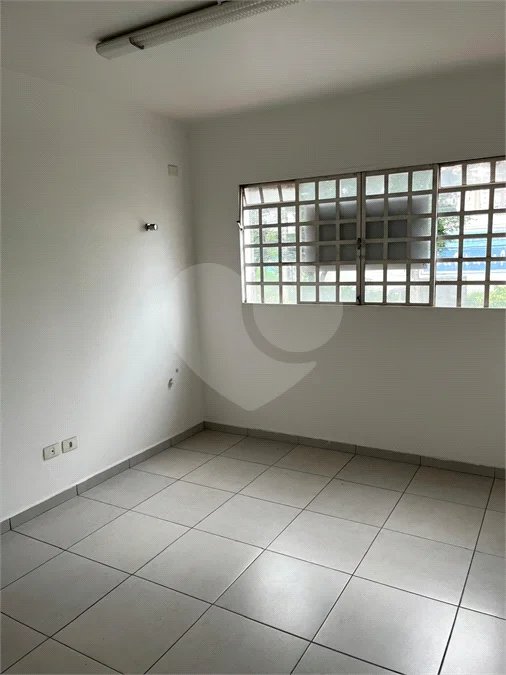 Ótimo Prédio Comercial !! Vende Total ou Aluga andar superior..OPORTUNIDADE !
