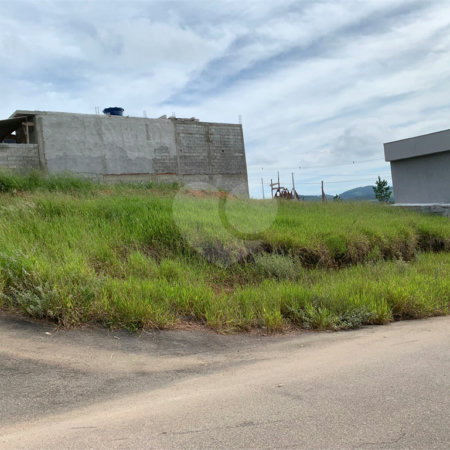 Terreno de Esquina em Loteamento Novo - Oportunidade de Valorização!