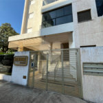 Apartamento mobiliado com 2 dormitórios sendo 1 suíte