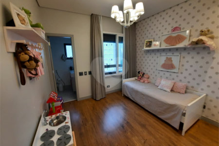 Apartamento de 257m² a venda em Moema, reformado, 4 dorms, 3 suítes, fora de rota,, 4 vagas