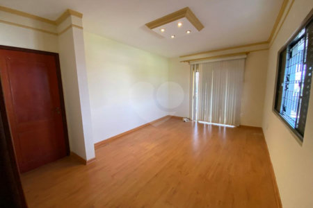 Casa no Jardim Hikare
