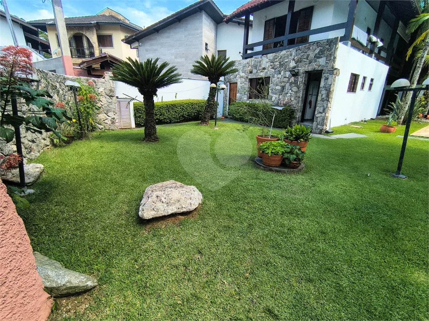 Casa à venda com 6 suítes em Costa do Sol, Bertioga, SP
