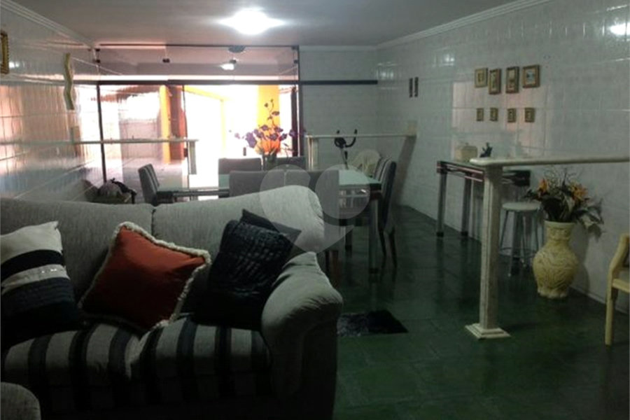 Sobrado à venda com 3 quartos, sendo 1 suíte, em Jardim França, São Paulo, SP