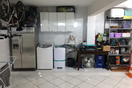 Casa à venda com 3 quartos, sendo 1 suíte, no condomínio Residencial Gabriela, São Paulo - SP