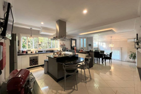 Casa à venda com 4 suítes em Vila Santo Antônio, Cotia, SP