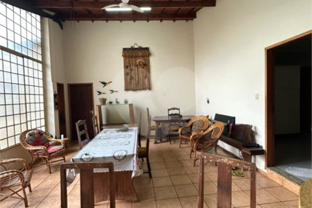 Casa à venda com 3 quartos, sendo 1 suíte, em Portal do Morumbi, Ponta Porã, MS
