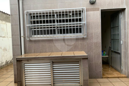 Sobrado à venda com 3 quartos em Jardim Oriental, São Paulo, SP