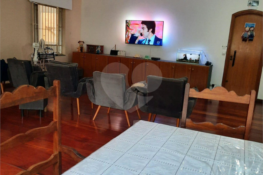 Sobrado à venda com 10 quartos, sendo 3 suítes, em Tremembé, São Paulo, SP