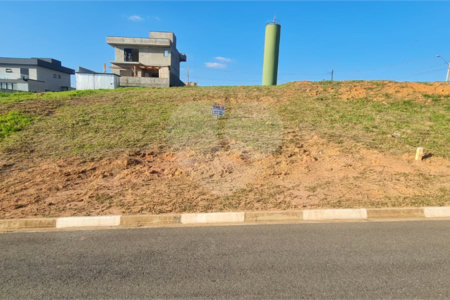 Terreno à venda no condomínio Associação dos Moradores do Loteamento Alto da Floresta, Bom Jesus dos Perdões - SP