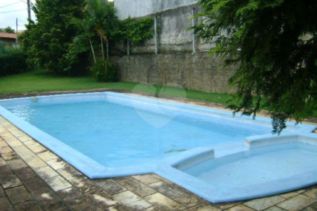 Casa à venda com 3 quartos, sendo 1 suíte, no condomínio Estância Marambaia, Vinhedo - SP