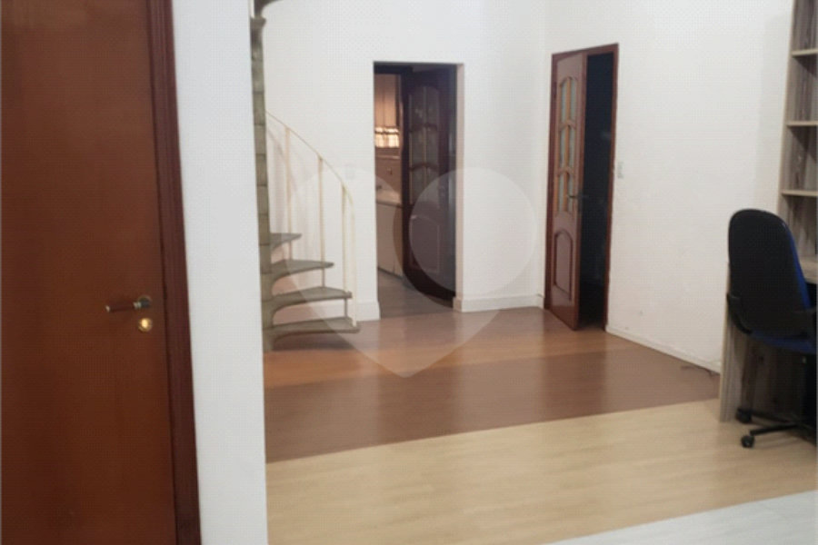Casa à venda com 5 quartos, sendo 3 suítes,  em Vila Galvão, Guarulhos, SP