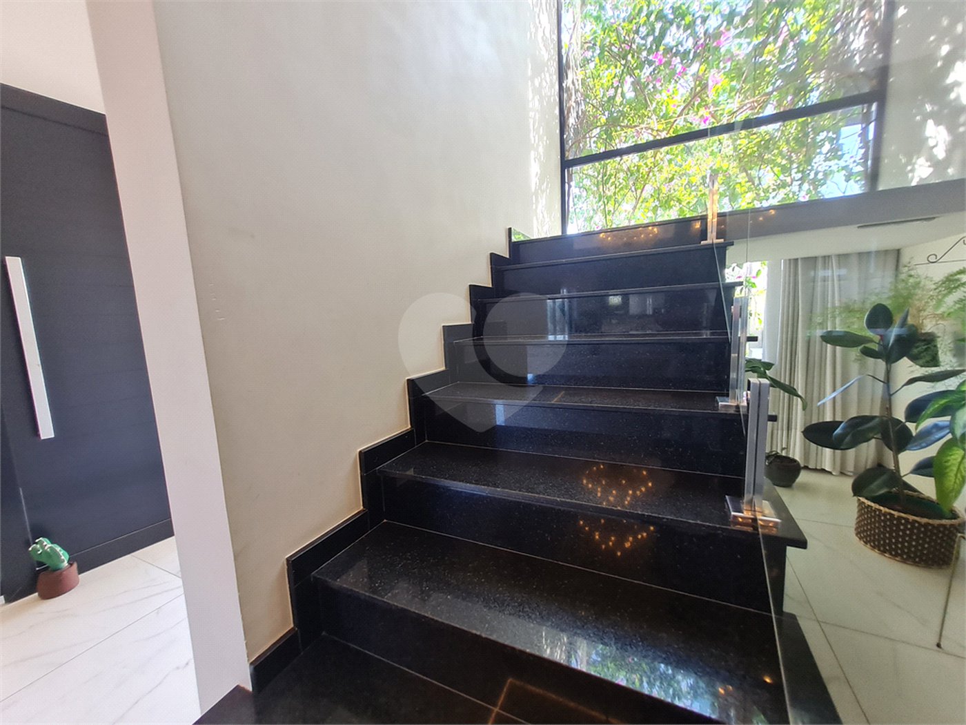 Casa à venda com 3 quartos, sendo 2 suítes, no condomínio Horizontes de Sorocaba, Sorocaba - SP