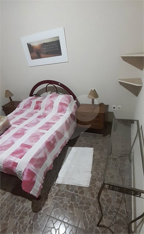 Casa em condomínio à venda com 3 quartos, sendo 1 suíte, no Centro, Bom Jesus dos Perdões, SP