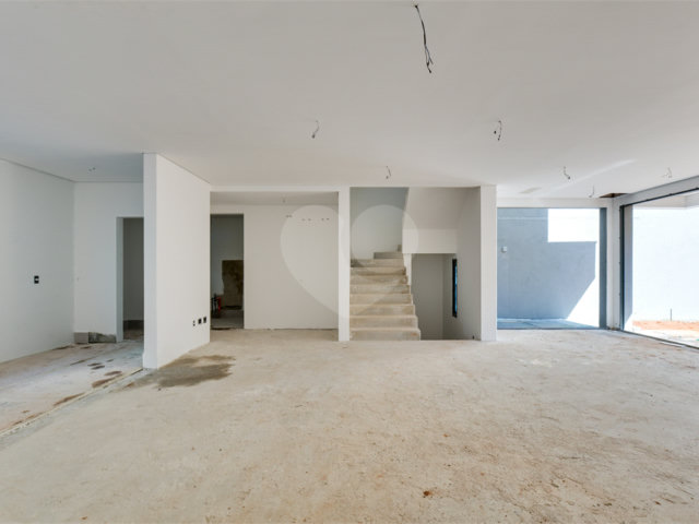 Casa à venda com 4 quartos, sendo 2 suítes,  no condomínio Casa Jardim Ibirapuera, São Paulo - SP