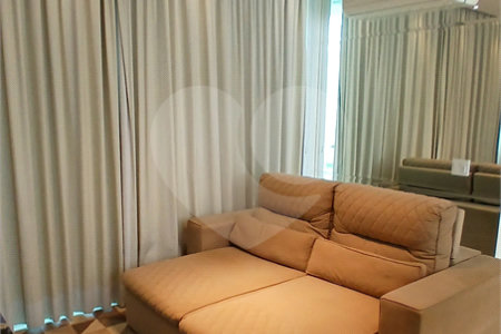 Casa à venda com 3 suítes no condomínio Figueira Garden, Atibaia - SP