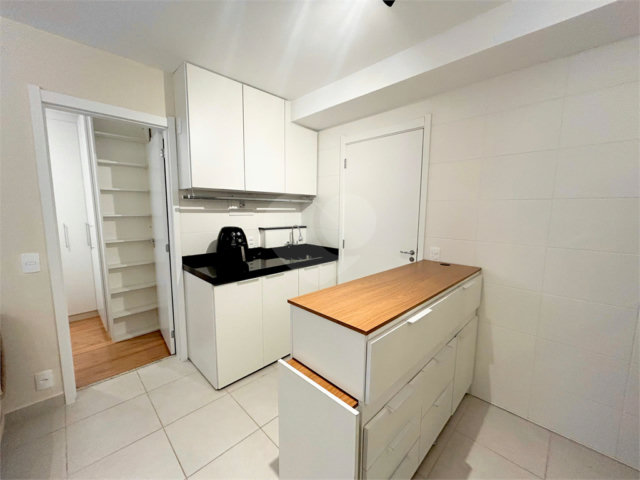Apartamento para alugar com 1 suíte em Chácara Santo Antônio, São Paulo, SP