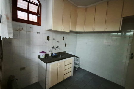 Casa espaçosa com edícula e 218 m² muito bem aproveitados! Conjunto Residencial Butantã, São Paulo - SP