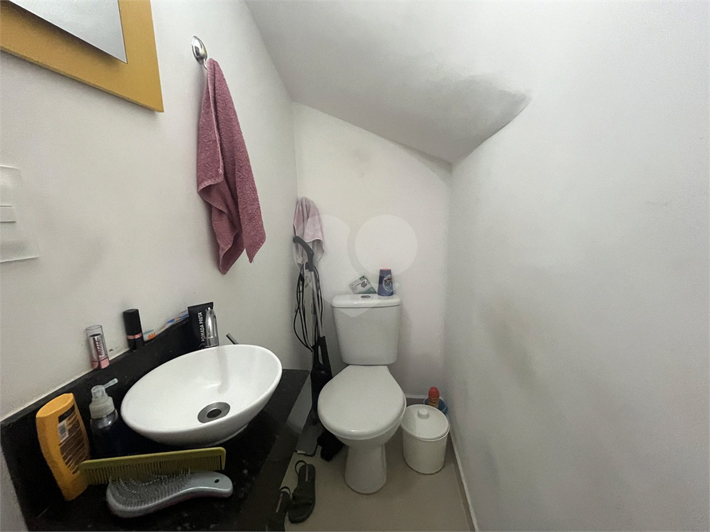 Casa à venda com 3 quartos, sendo 1 suíte,  no condomínio Capigaí, São Paulo - SP