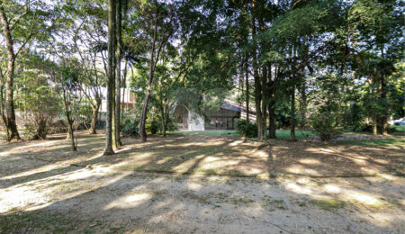Casa à venda com 5 quartos, sendo 3 suítes,  no condomínio Chácara Flora, São Paulo - SP