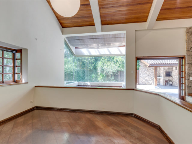 Casa à venda com 5 quartos, sendo 3 suítes,  no condomínio Granja do Morumbi, São Paulo - SP