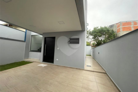 Sobrado à venda com 3 quartos, sendo 1 suíte, em Villa Di Cesar, Mogi das Cruzes, SP