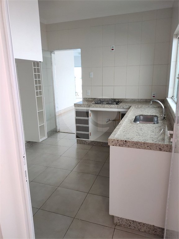 Casa para alugar com 3 quartos, sendo 1 suíte, no condomínio Reserva da Mata, Vinhedo - SP