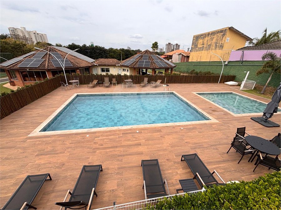 Casa à venda com 3 suítes no condomínio Residencial Maria Dulce, Indaiatuba - SP