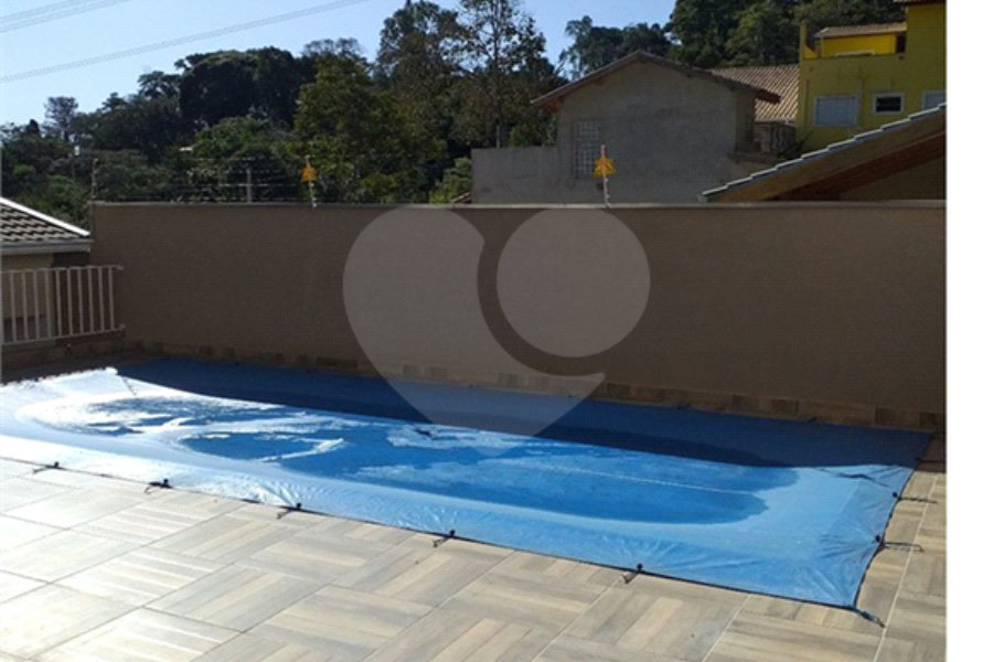 Casa à venda com 3 quartos, sendo 1 suíte, no condomínio Mirante da Mantiqueira, Mairiporã - SP