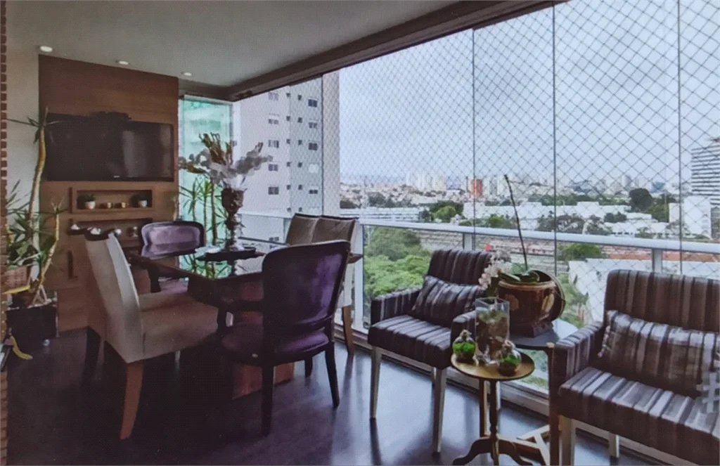 Apartamento à venda com 3 quartos, sendo 1 suíte, em Vila Anastácio, São Paulo, SP