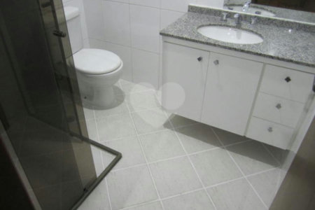 Casa para alugar com 4 quartos, sendo 2 suítes, no condomínio Palm Garden, São Paulo - SP