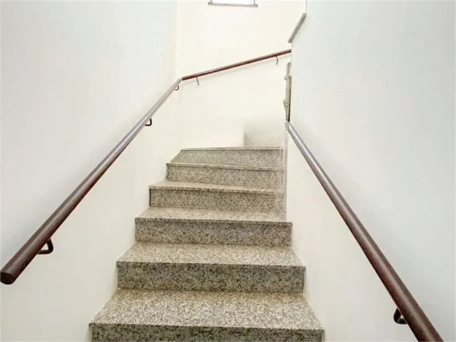 Sobrado à venda com 4 quartos em Vila Ipojuca, São Paulo, SP