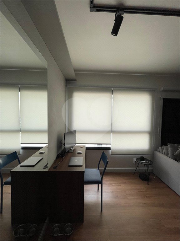 Apartamento à venda ou para alugar com 1 suíte em República, São Paulo, SP