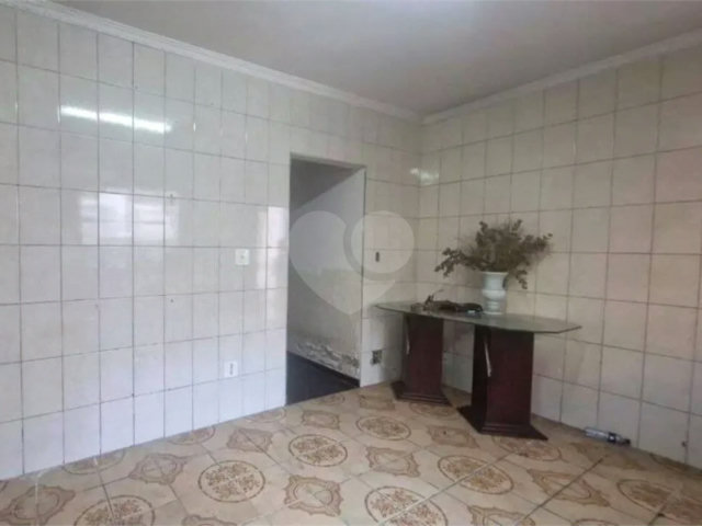 Sobrado à venda com 8 quartos em Vila Guarani, São Paulo, SP