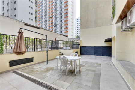 Apartamento à venda com 3 quartos, sendo 2 suítes, em Moema, São Paulo, SP