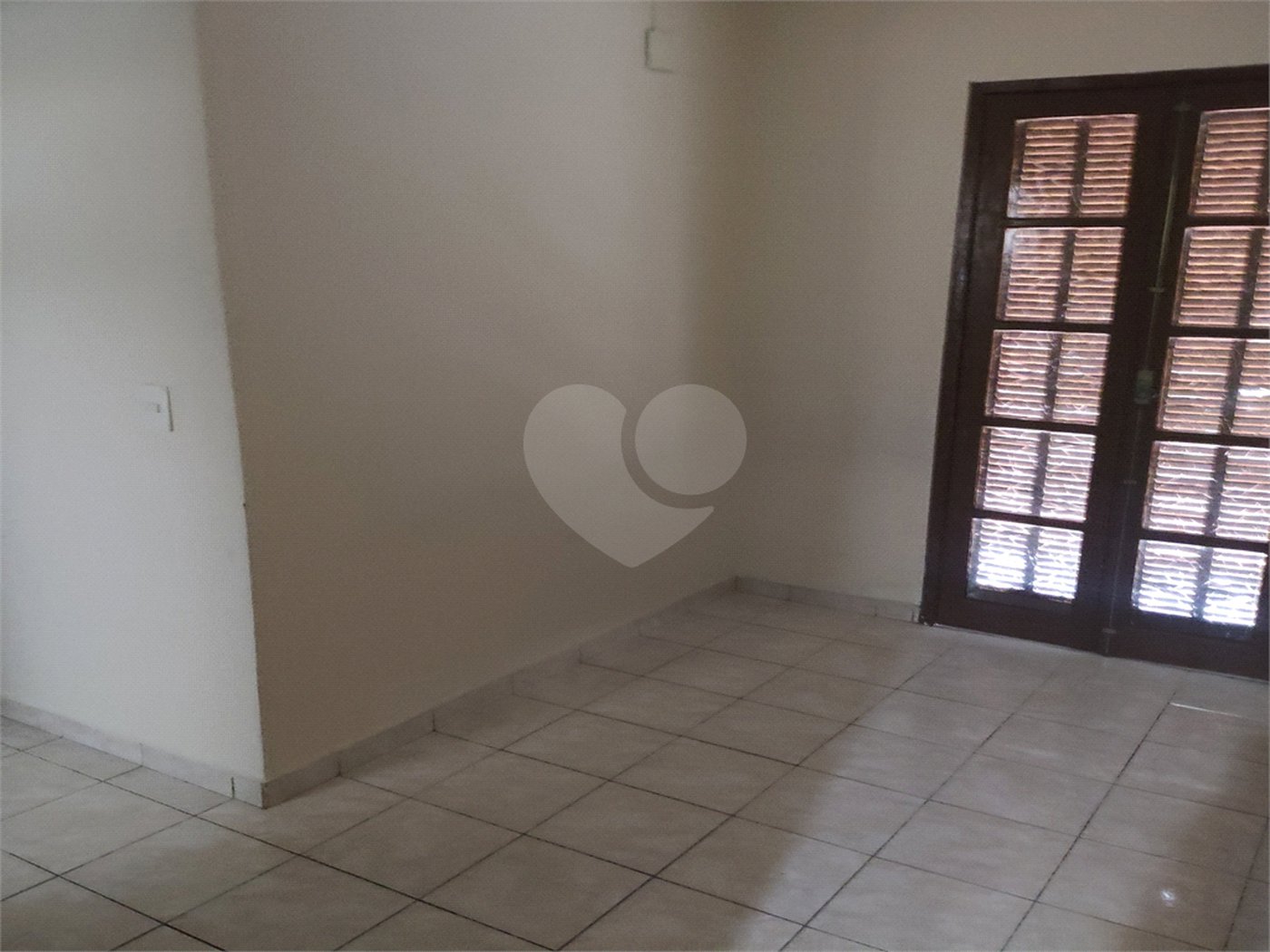 Sobrado para alugar com 3 quartos, sendo 1 suíte, em Jardim Valença, Indaiatuba, SP