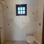 Casa à venda com 3 quartos, sendo 1 suíte, no condomínio Estância Marambaia, Vinhedo - SP