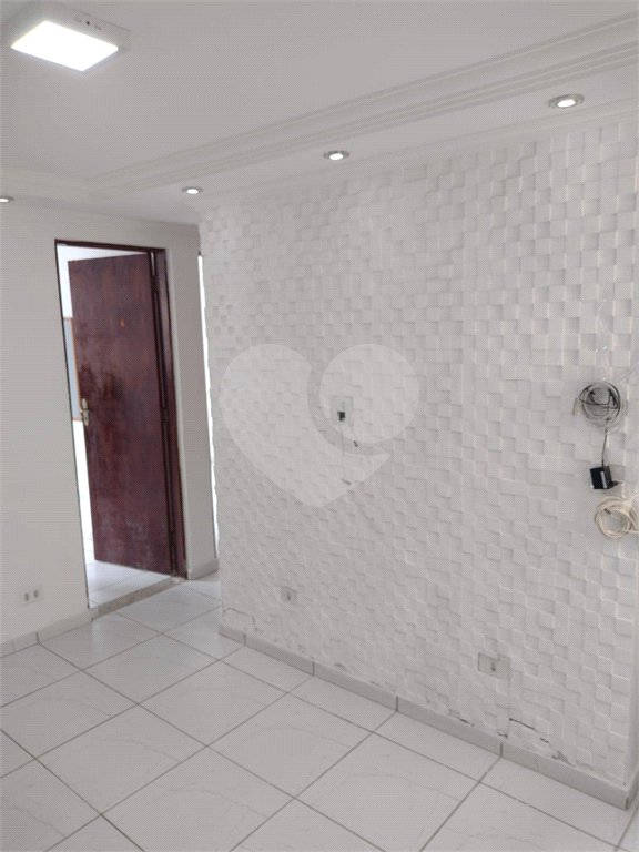 Apartamento à venda com 2 quartos em Jardim do Castelo, Ferraz de Vasconcelos, SP