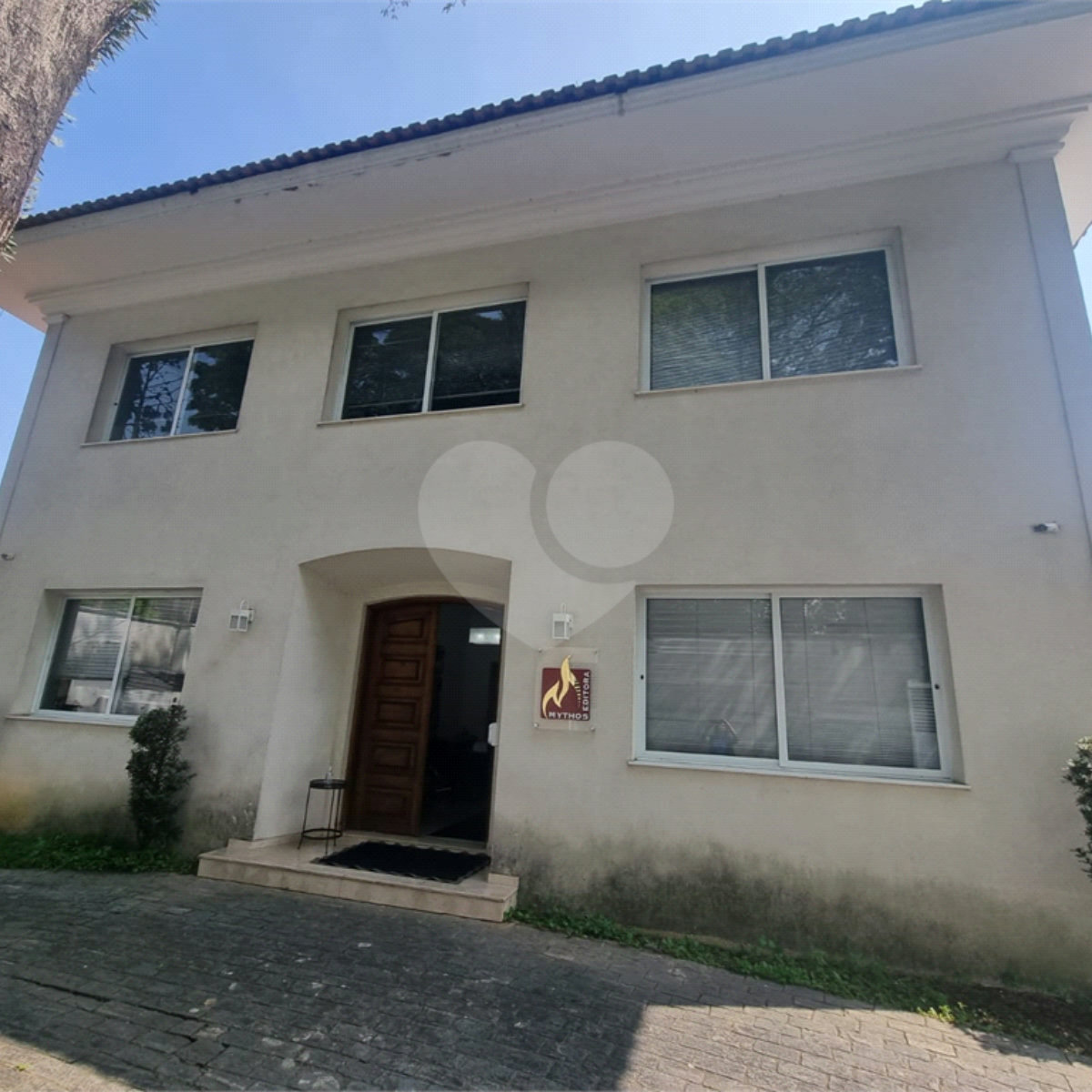 Sobrado à venda com 6 suítes em Alto de Pinheiros, São Paulo, SP