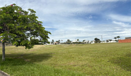 Terreno à venda no condomínio Village Saint Charbel, Araçoiaba da Serra - SP