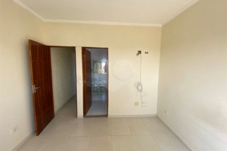 Sobrado à venda com 3 quartos, sendo 1 suíte, em Jardim Beatriz, Poá, SP