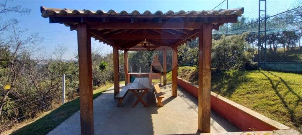 Terreno à venda no condomínio Bosque dos Cambarás, Valinhos - SP